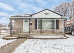 Pre-foreclosure Listing in JACKSON ST TAYLOR, MI 48180