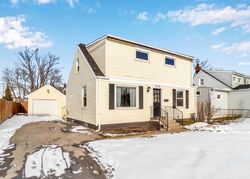 Pre-foreclosure in  CLEVELAND DR Buffalo, NY 14225