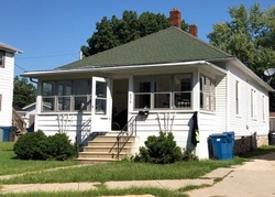 Pre-foreclosure in  E WASHINGTON ST Morris, IL 60450