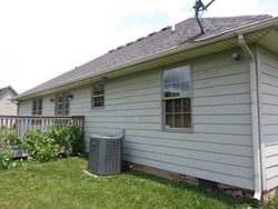 Pre-foreclosure in  WINDY OAKS CIR Richmond, KY 40475