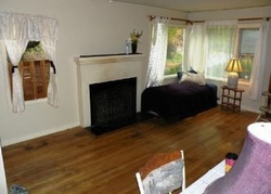 Pre-foreclosure in  SW FLOWER TER Portland, OR 97239