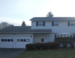 Pre-foreclosure in  HERITAGE CIR Syracuse, NY 13209