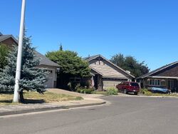 Pre-foreclosure in  TRINITY CT Molalla, OR 97038