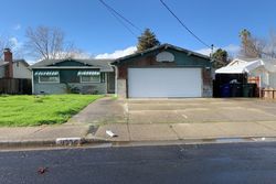 Pre-foreclosure in  VANCOUVER WAY Concord, CA 94520