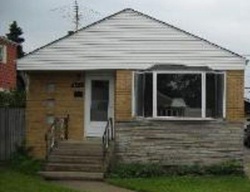Pre-foreclosure in  S KOMENSKY AVE Chicago, IL 60652
