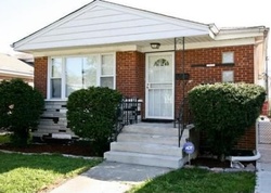 Pre-foreclosure in  S WALLACE ST Chicago, IL 60620