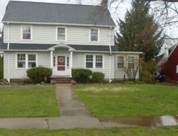 Pre-foreclosure in  LEXINGTON RD West Hartford, CT 06119