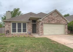 Pre-foreclosure Listing in S MAPLE ST GLENPOOL, OK 74033