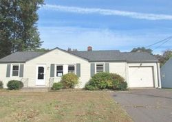 Pre-foreclosure Listing in GILBERT RD NEWINGTON, CT 06111