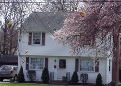 Pre-foreclosure Listing in FOREST ST EAST HARTFORD, CT 06118