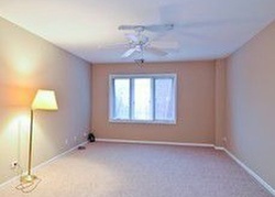 Pre-foreclosure in  RAINTREE CT UNIT 5F Glen Ellyn, IL 60137