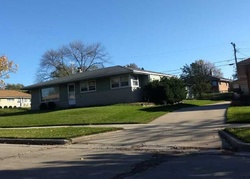 Pre-foreclosure in  W KIEHNAU AVE Milwaukee, WI 53223