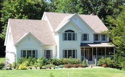 Pre-foreclosure in  EMERALD RIDGE CT Shelton, CT 06484