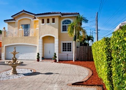 Pre-foreclosure in  SW 176TH TER Miami, FL 33177