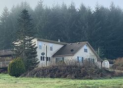 Pre-foreclosure in  SE HOOD VIEW RD Amity, OR 97101