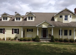 Pre-foreclosure in  WINDING WAY Trumbull, CT 06611