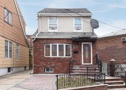 Pre-foreclosure Listing in 58TH AVE MASPETH, NY 11378