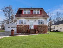 Pre-foreclosure Listing in FLORENCE AVE HAZLET, NJ 07730