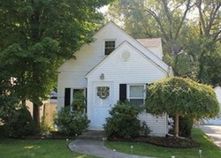 Pre-foreclosure Listing in S RIVERVIEW DR EASTLAKE, OH 44095