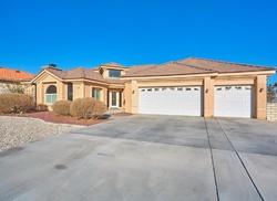 Pre-foreclosure in  RIDGE VIEW DR Apple Valley, CA 92307