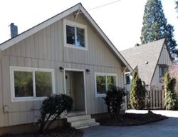 Pre-foreclosure in  SE POWELL BLVD Portland, OR 97236