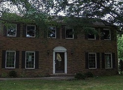 Pre-foreclosure in  HICKORY HOLLOW DR Dundee, IL 60118
