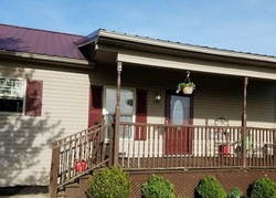 Pre-foreclosure in  POOSEY RIDGE RD Richmond, KY 40475