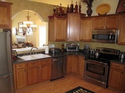 Pre-foreclosure in  ELISE DR Waukesha, WI 53189