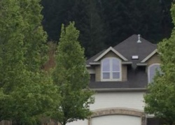 Pre-foreclosure in  SE 144TH LOOP Happy Valley, OR 97086