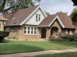Pre-foreclosure in  N 16TH ST Milwaukee, WI 53209