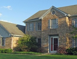 Pre-foreclosure in  CLOVERFIELD DR Saint Charles, IL 60175