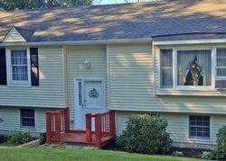 Pre-foreclosure Listing in PLEASANT HILL RD NEWTOWN, CT 06470