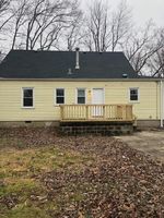 Pre-foreclosure in  FEYS DR Louisville, KY 40216