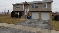 Pre-foreclosure in  CAROLINA DR Chicago Heights, IL 60411
