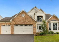 Pre-foreclosure in  BREEZE WAY Bolingbrook, IL 60490