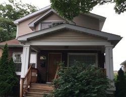 Pre-foreclosure in  KENILWORTH AVE Berwyn, IL 60402