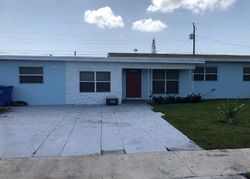 Pre-foreclosure Listing in S 9TH ST LAKE WORTH, FL 33462