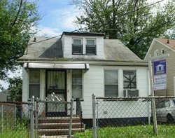 Pre-foreclosure in  122ND AVE Jamaica, NY 11436