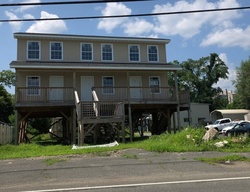Pre-foreclosure in  RIVER RD Stony Point, NY 10980