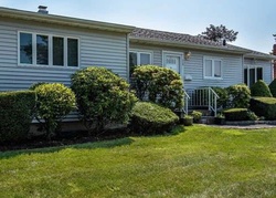 Pre-foreclosure in  MORTON BLVD Plainview, NY 11803