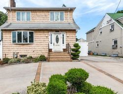 Pre-foreclosure in  CEDARHURST AVE Cedarhurst, NY 11516