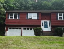 Pre-foreclosure Listing in MAPLEWOOD DR NEW MILFORD, CT 06776