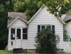 Pre-foreclosure in  MINNEHAHA AVE W Saint Paul, MN 55104