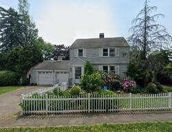 Pre-foreclosure Listing in OLDFIELD RD FAIRFIELD, CT 06824