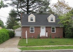 Pre-foreclosure in  BEVERLY RD Hempstead, NY 11550