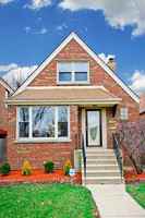 Pre-foreclosure in  S RICHMOND ST Chicago, IL 60652