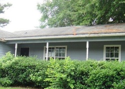 Pre-foreclosure in  RED OAK DR Tallahassee, FL 32311