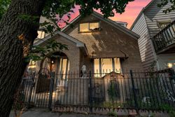  W 31st St, Chicago IL