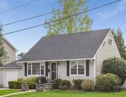  Vincent Rd, Hicksville NY
