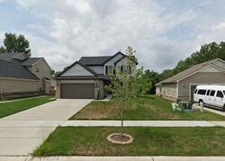Pre-foreclosure in  TREETOPS DR Romulus, MI 48174
